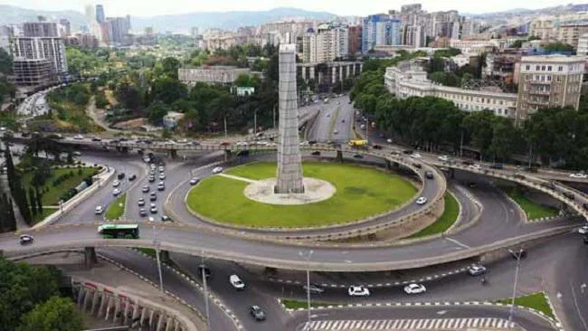 გმირთა მოედანი