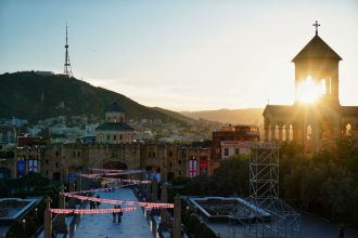 თბილისის ხედები მზის ჩასვლის დროს