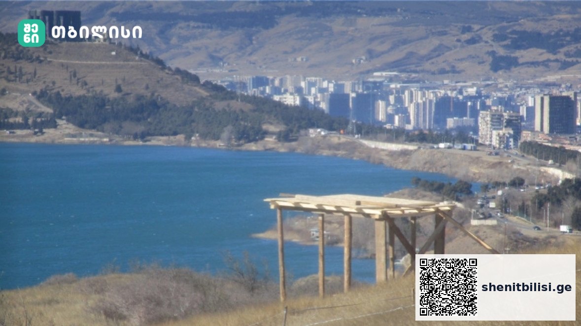 თბილისის მუნიციპალურმა ინსპექციამ თბილისის ზღვის ტერიტორიაზე უკანონო შენობა-ნაგებობების დემონტაჟი განახორციელა — შენი თბ