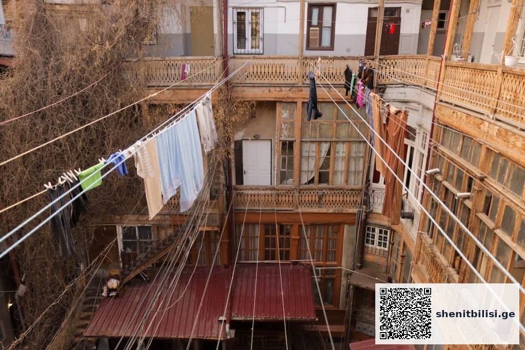 თბილისური ეზოები